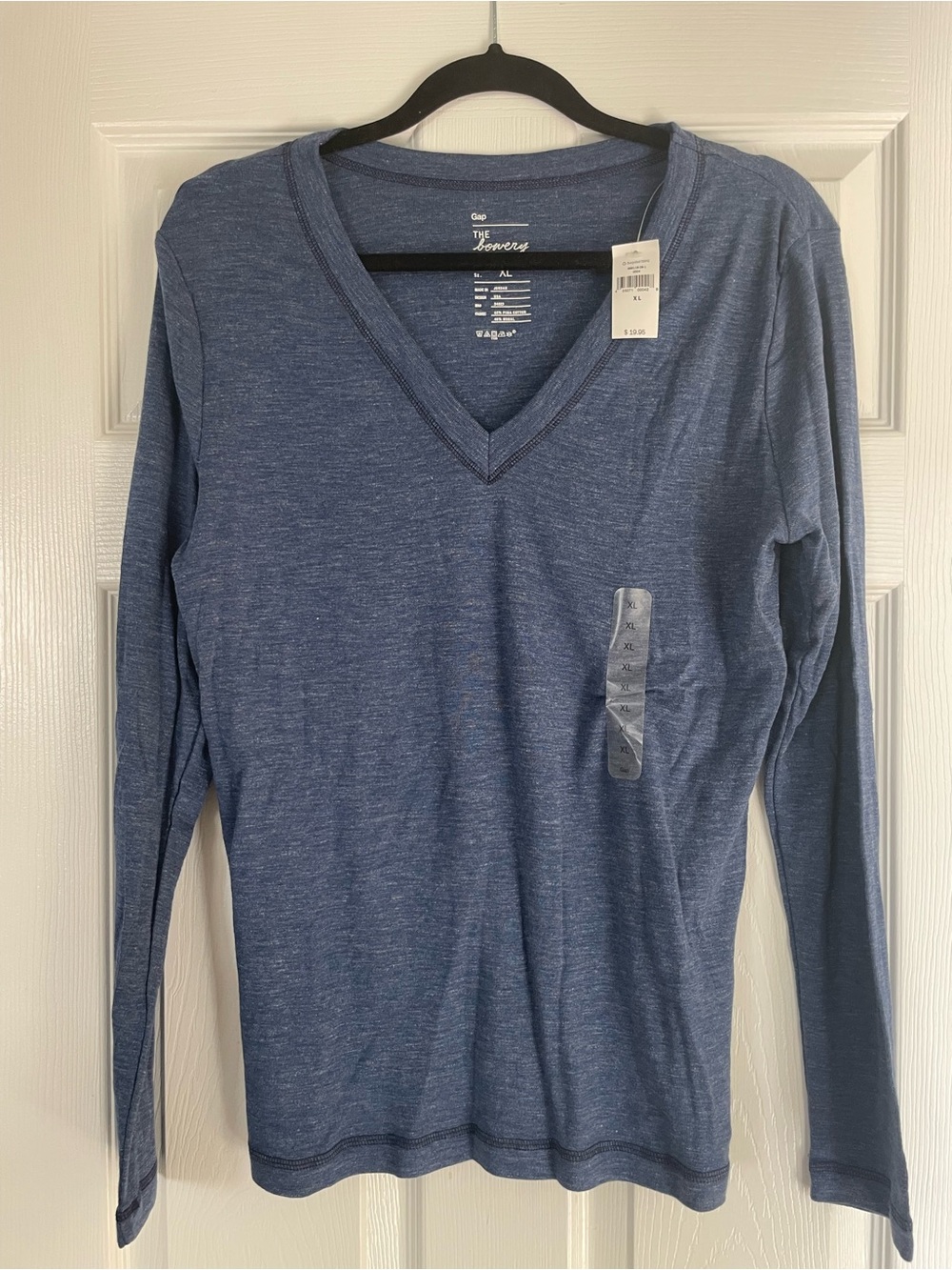 Gap Women’s Long-Sleeve V-Neck Shirt - Blue